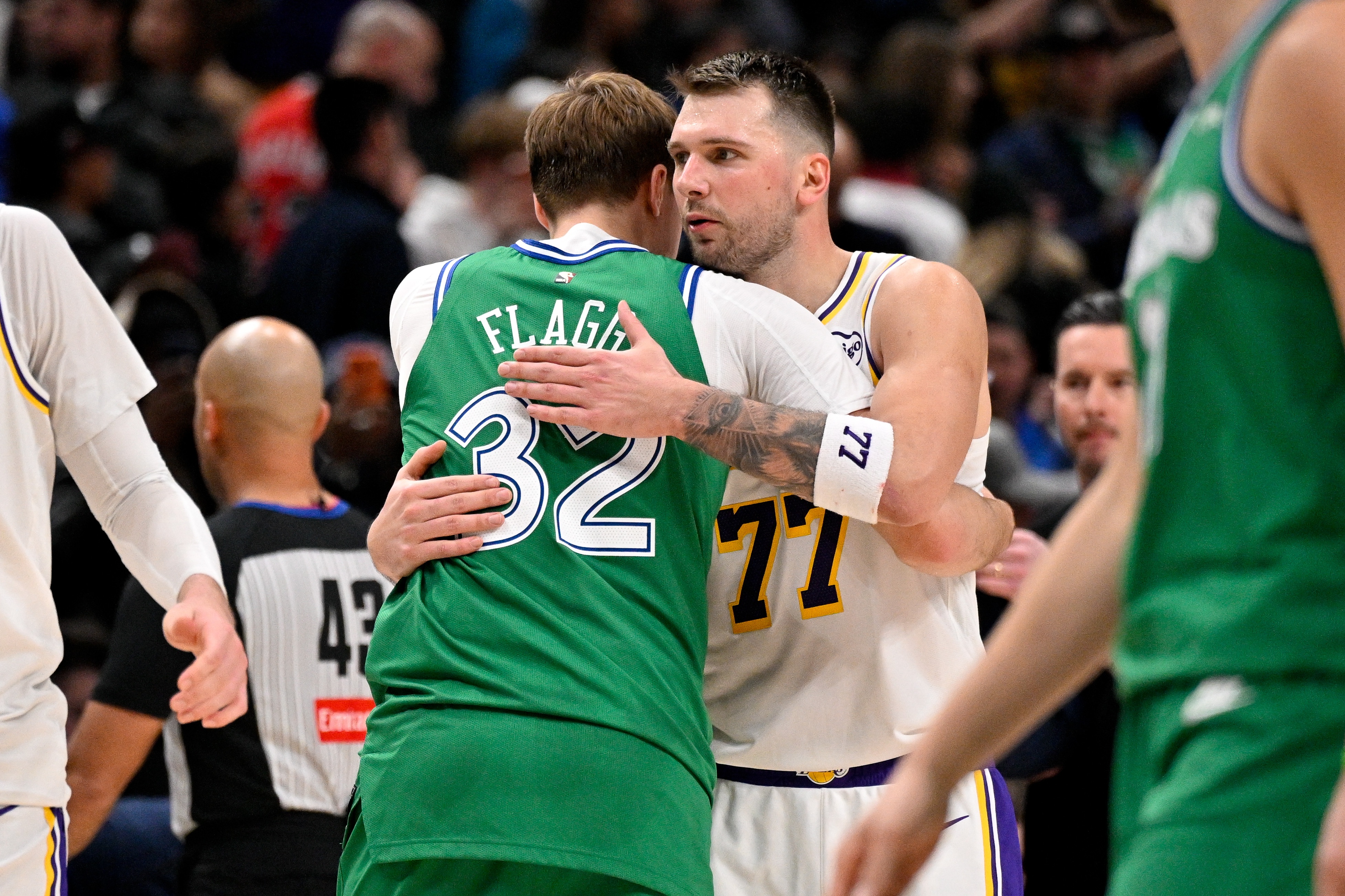 乐鱼体育app官网-NBA“返乡”大乱斗:东契奇弗拉格聚首 詹欧合体 马刺&雷霆太炸裂