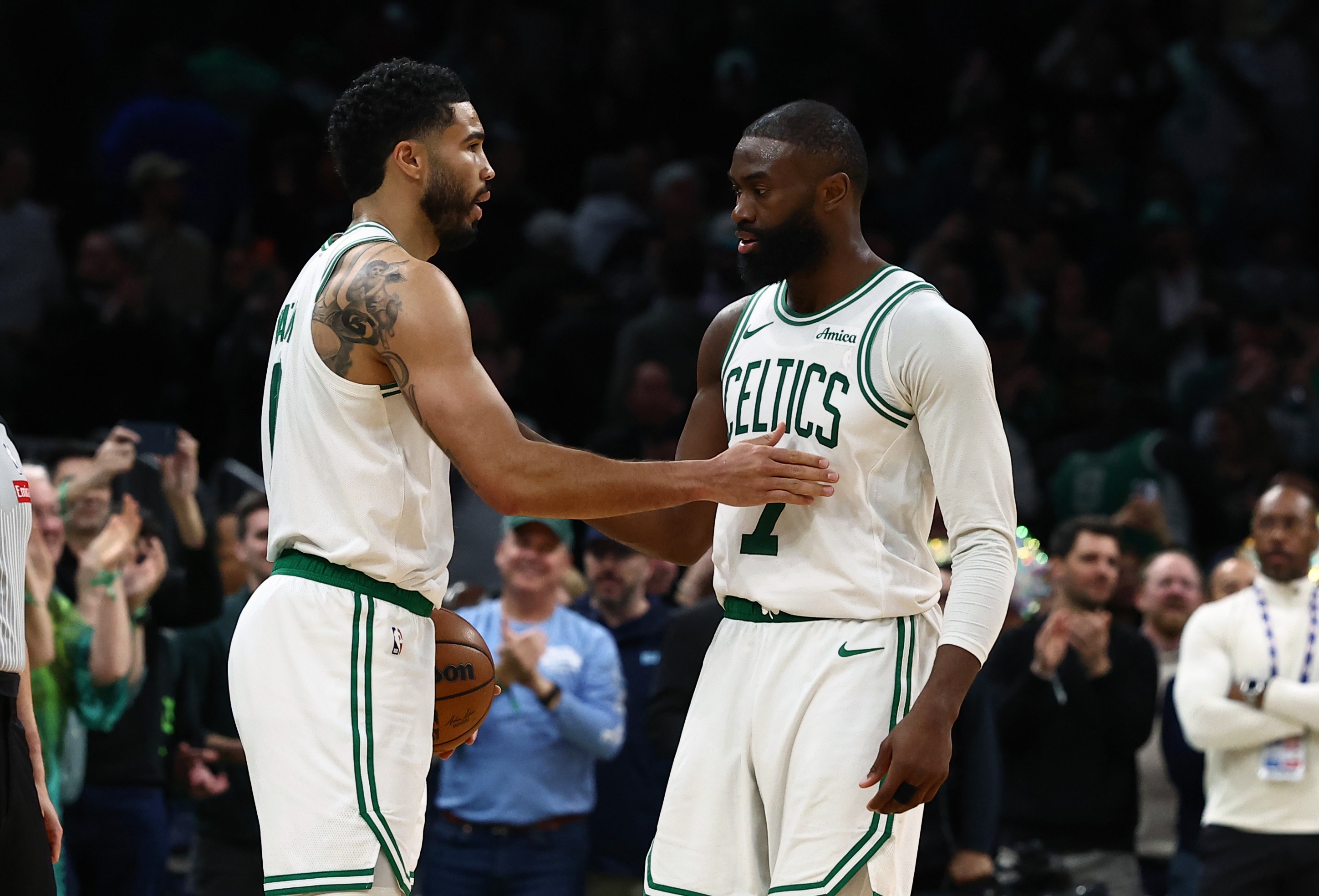 乐鱼体育app官网-NBA“返乡”大乱斗:东契奇弗拉格聚首 詹欧合体 马刺&雷霆太炸裂