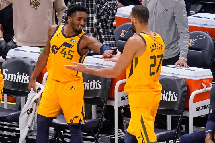 乐鱼体育app官网-NBA“返乡”大乱斗:东契奇弗拉格聚首 詹欧合体 马刺&雷霆太炸裂