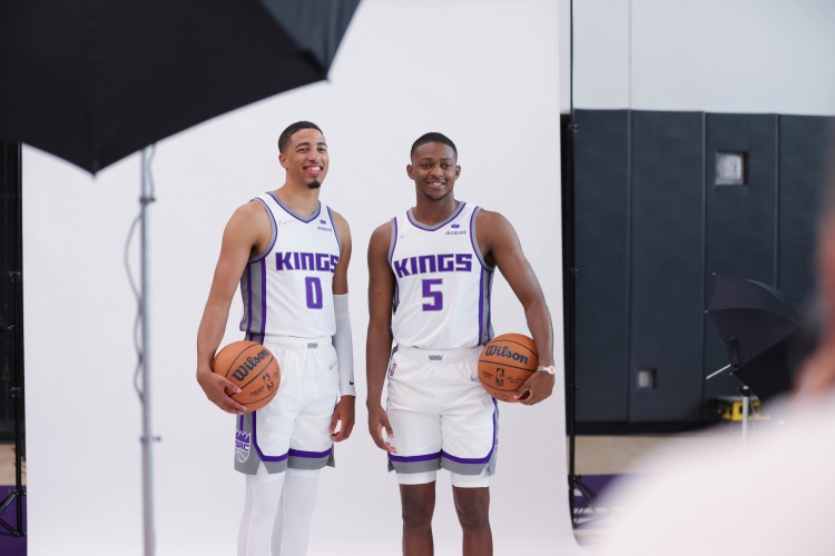乐鱼体育app官网-NBA“返乡”大乱斗:东契奇弗拉格聚首 詹欧合体 马刺&雷霆太炸裂